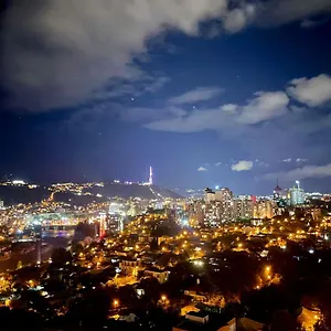 Cozy 1-bedroom Unit In Tbilisi, With Amazing View Апартаменты